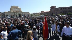 a-300x169 Ermenistan’daki Siyasal Değişim: Renkli Devrim Mi, Zorunlu İstikamet Mi? a-300x169 Ermenistan’daki Siyasal Değişim: Renkli Devrim Mi, Zorunlu İstikamet Mi?